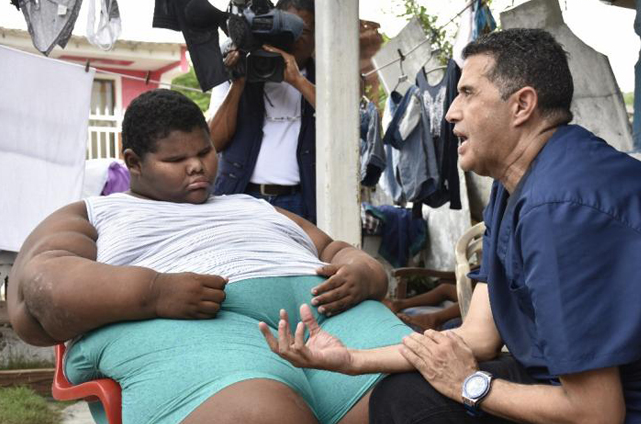 El niño cartagenero invidente que pesa 250 kilos y sueña con ser cantante