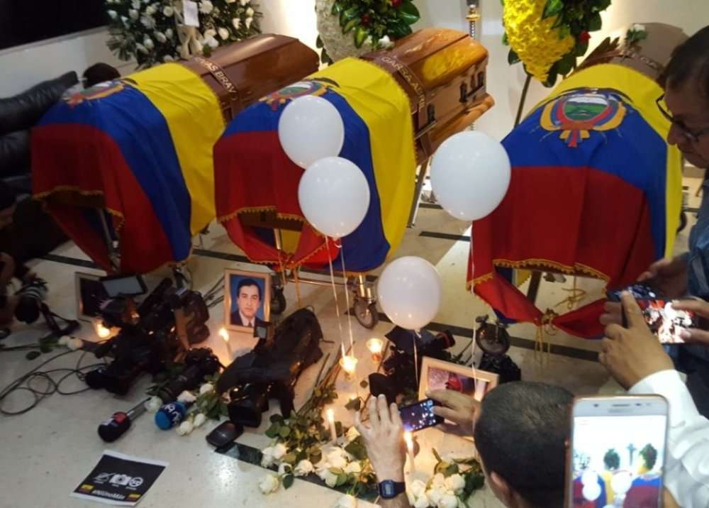 Con sentido homenaje despiden a periodistas ecuatorianos asesinados