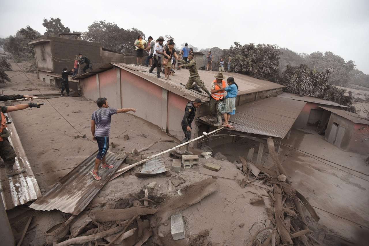 Tragedia: erupción de volcán dejó más de 20 personas muertas