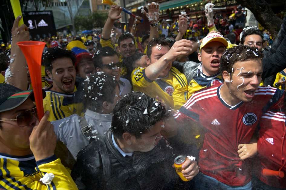 ¡Los colombianos no aprendemos! Seis heridos y más de 500 riñas deja celebración tras triunfo de la Selección