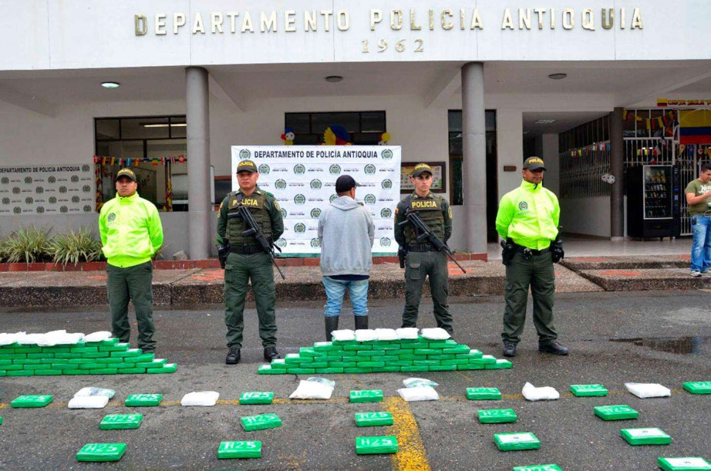 Incautan 746 kilos drogas y capturan a un hombre