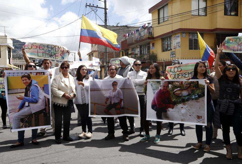 Hoy llegarán a Colombia familiares de los periodistas ecuatorianos asesinados por alias ‘Guacho’