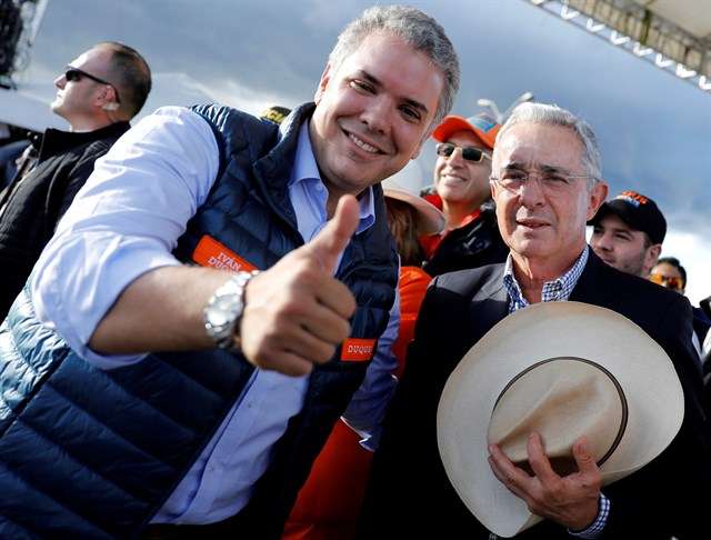 Iván Duque sugiere como nuevo presidente del Congreso a Álvaro Uribe Vélez