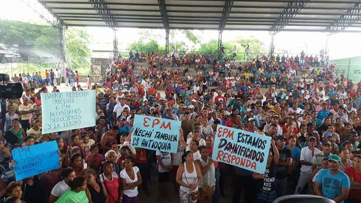 Cientos de personas protestaron en el Bajo Cauca contra de Hidroituango