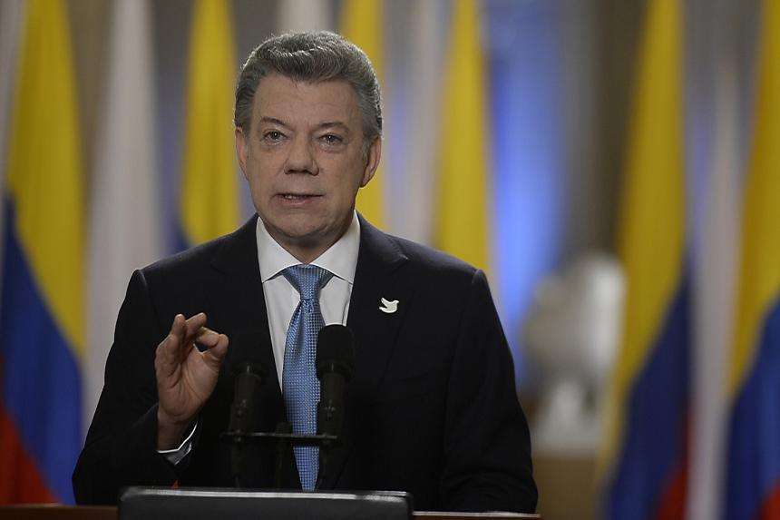 Juan Manuel Santos en su despedida, invitó a los colombianos a votar a conciencia