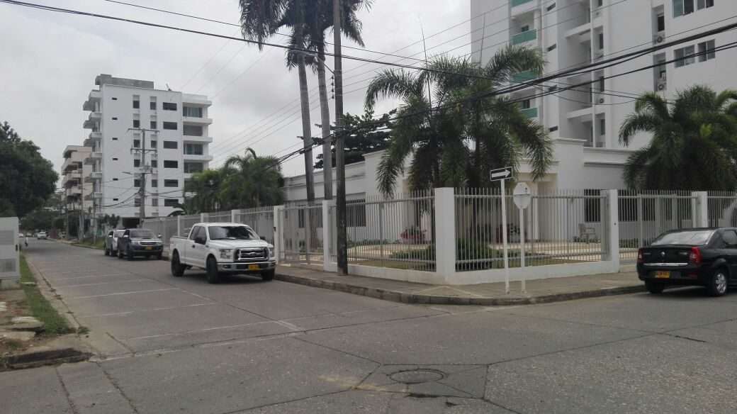 Delincuentes armados entraron a un apartamento en el Recreo y se llevaron una millonaria suma de dinero