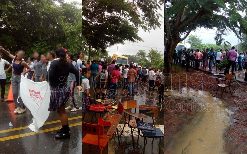 En Chinú, estudiantes protestan y bloquean vía por el mal estado de las instituciones educativas