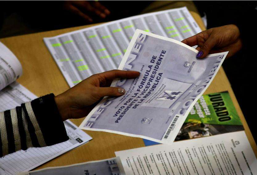 Cancillería invitó a colombianos en el exterior a que madruguen a ejercer su derecho al voto