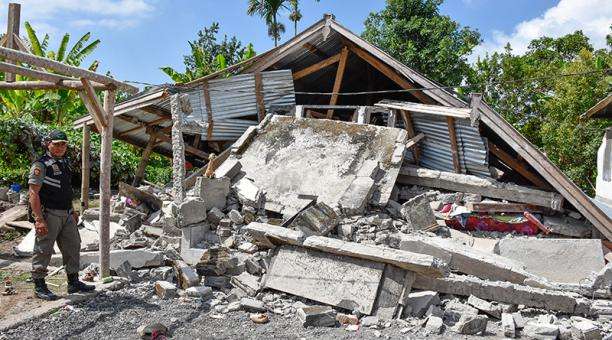 Terremoto en Indonesia deja 16 muertos y 355 personas heridas