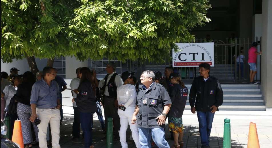 Con protesta pacífica, funcionarios del CTI en Montería rechazan el crimen de sus compañeros en Tumaco