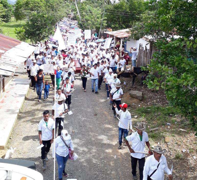 Con emotiva marcha despiden a líder social asesinado en Puerto Libertador