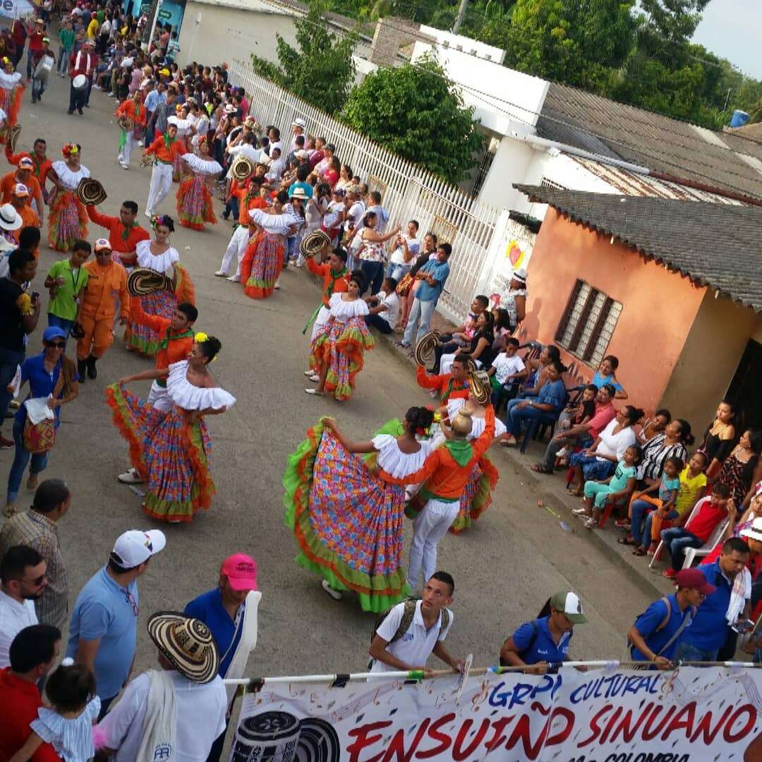 La música, danza y alegría hicieron exitoso el Desfile de Aguadoras en San Pelayo