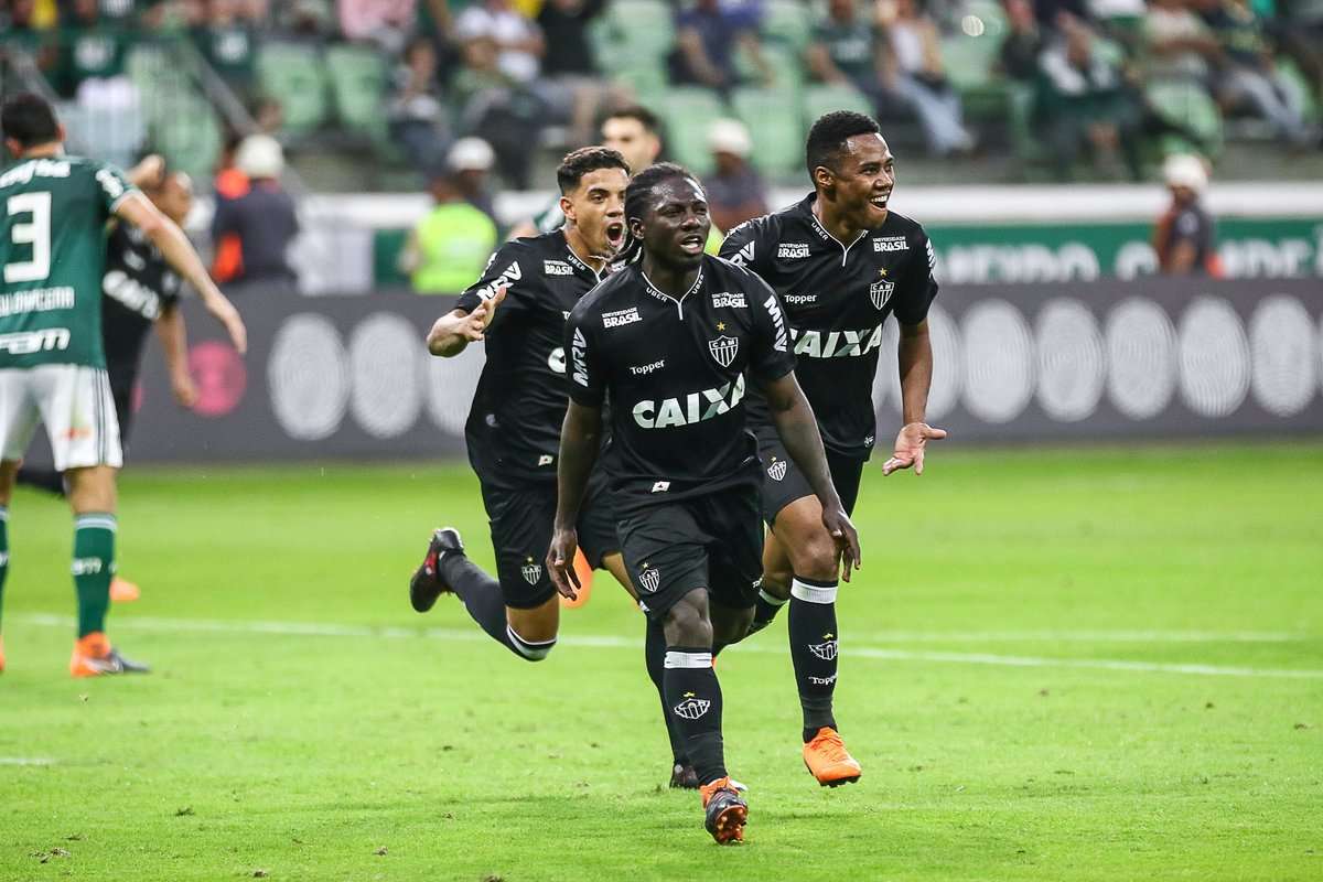 Chará se estrenó con golazo en el Atlético Mineiro de Brasil