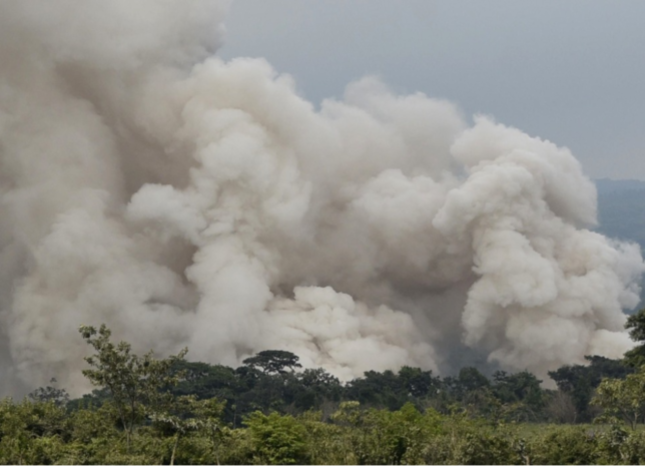 Se encienden las alarmas por cinco nuevas explosiones del volcán de Fuego de Guatemala