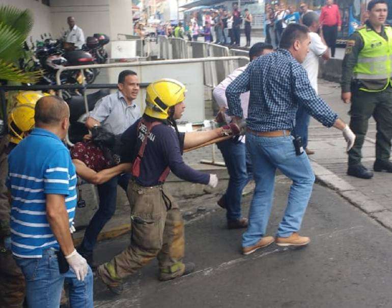 Un muerto y cuatro heridos tras desplome de un ascensor en Cali