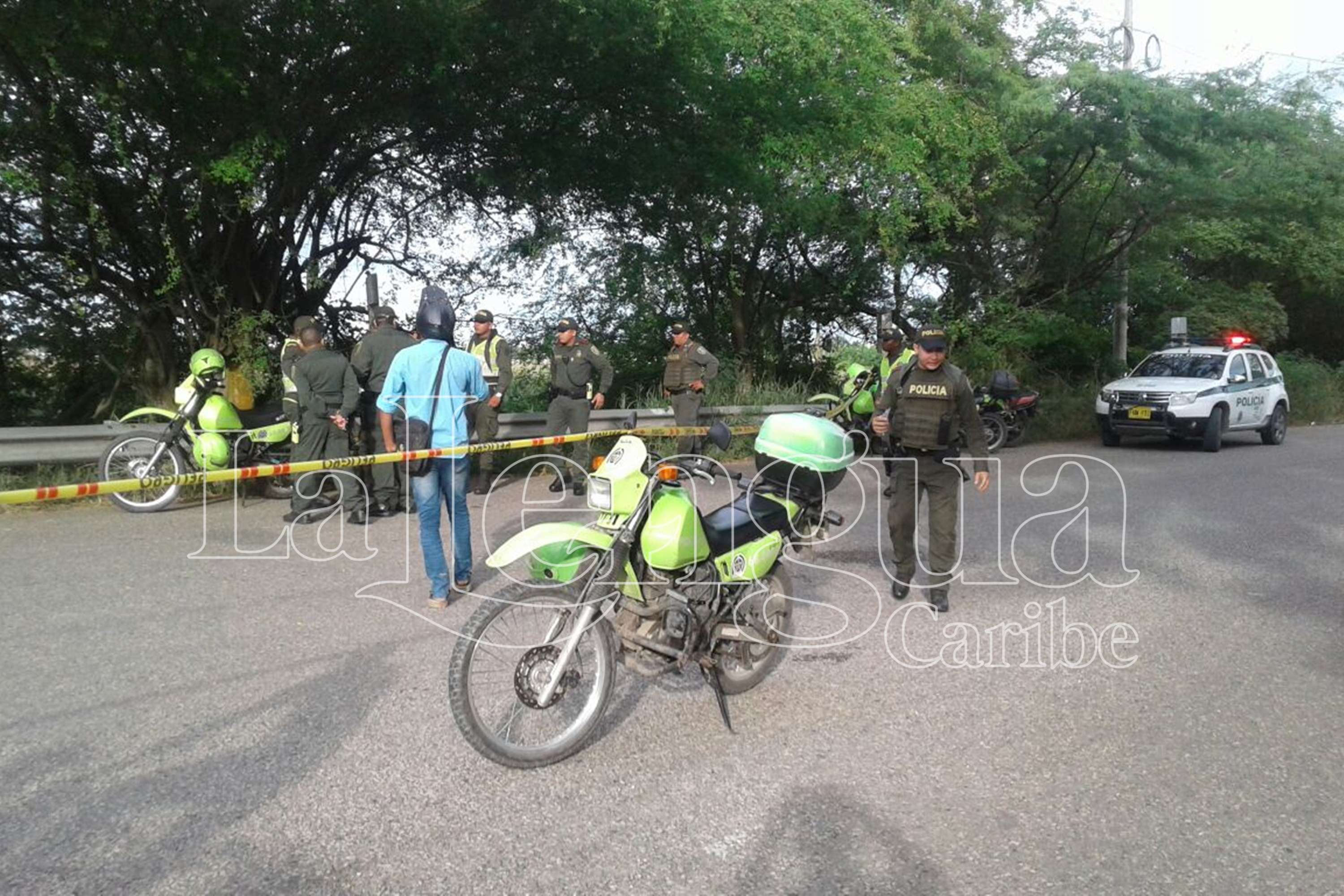 ¡En video! Policías le habrían disparado a motociclista que evadió retén en Montería