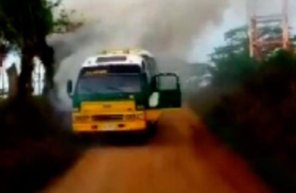 [Video] Así fue el drama que vivieron los estudiantes que se movilizaban en el bus que se incendió en Pueblo Nuevo