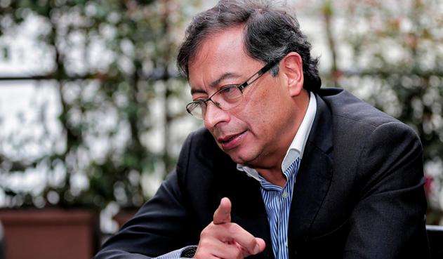 Simón Vélez dice que no le ha prestado plata al senador Gustavo Petro