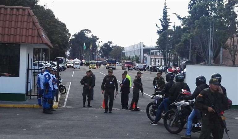 Primeras hipótesis: Así habría ingresado el carro bomba a la Escuela General Santander