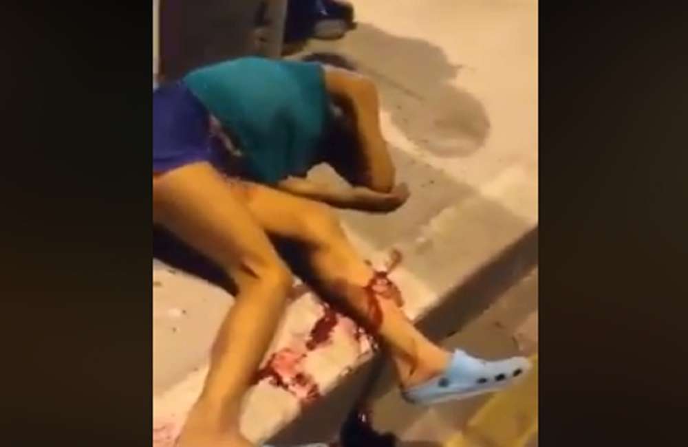 En video, mujer fue apuñalada por un indigente en Sincelejo
