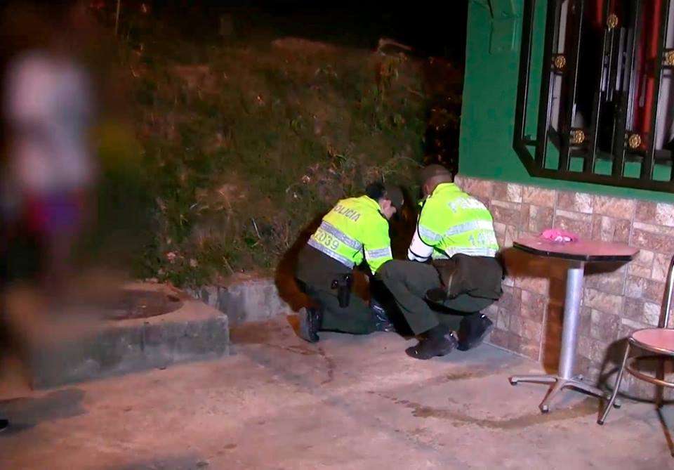 ¡Aberrante! En una caja fue abandona bebé de dos horas de nacida