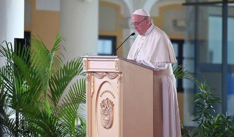 Papa Francisco dice que es necesario crear una ley de uniones civiles para homosexuales