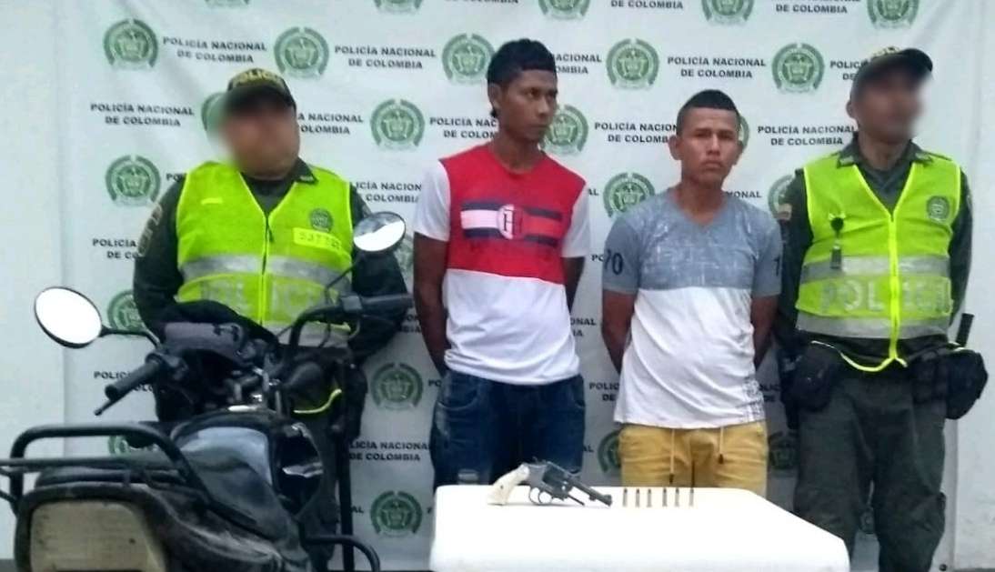 Capturan a dos hombres que portaban un revólver en Montelíbano