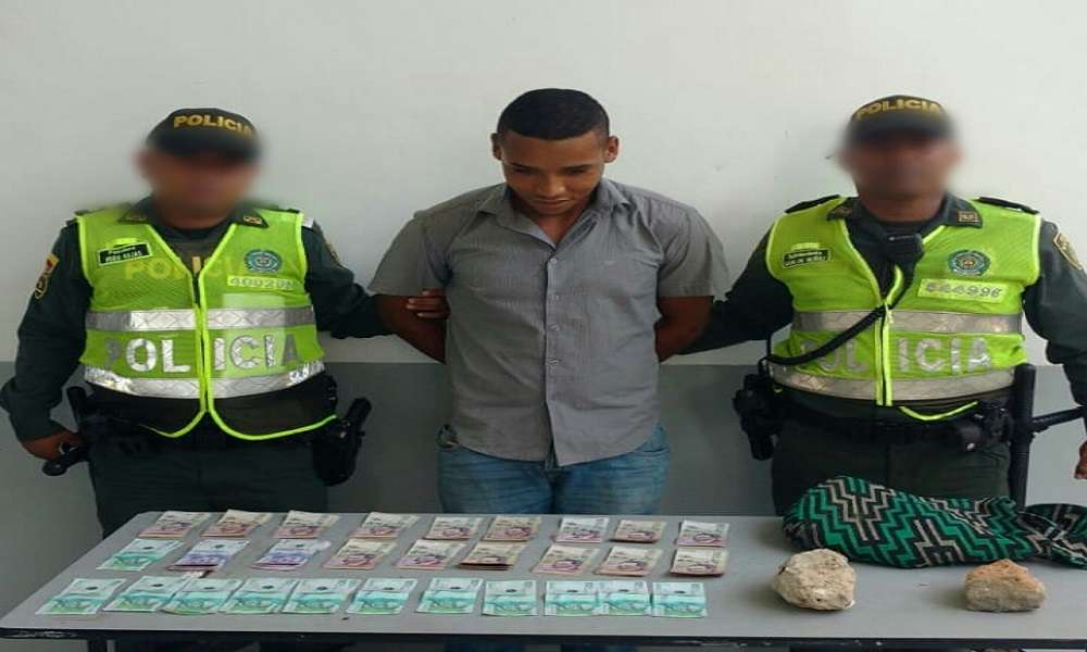 Con dos piedras venezolano amenazó a un hombre para que le entregara 8 millones de pesos