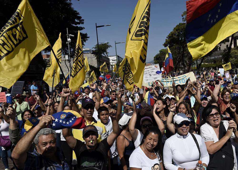 Venezolanos marchan nuevamente contra el gobierno de Maduro