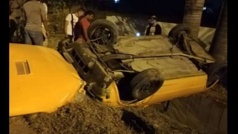 Taxi se volcó en la Margen Izquierda de Montería