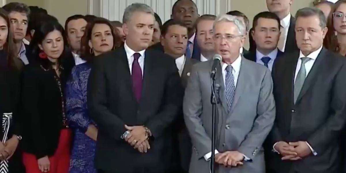 A Duque le dieron ‘palo’ en las redes por llamar ‘presidente’ al senador Uribe