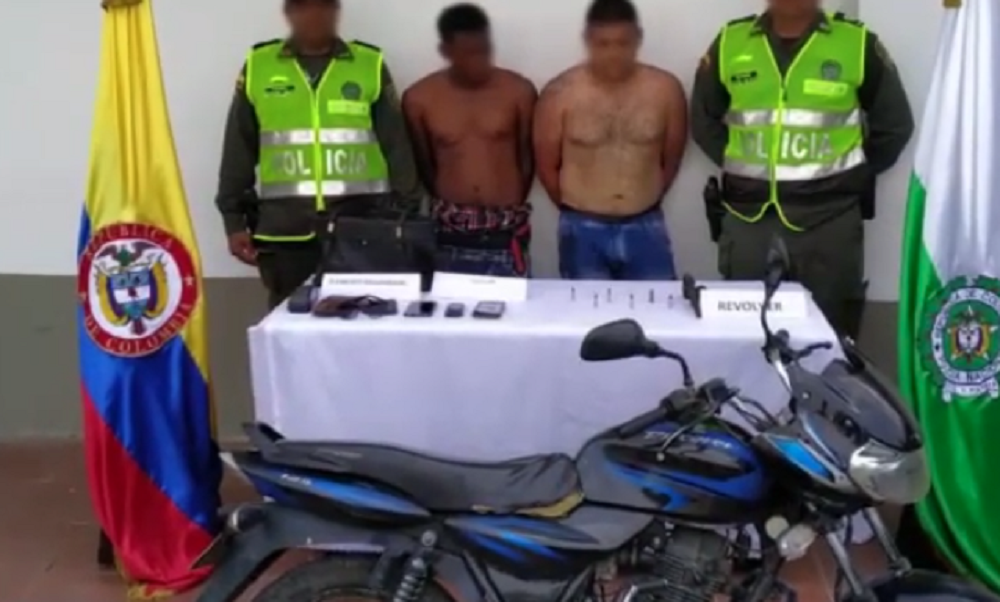 Policía capturó a fleteros que rompieron el vidrio de un taxi para robar millonaria suma de dinero en Montería