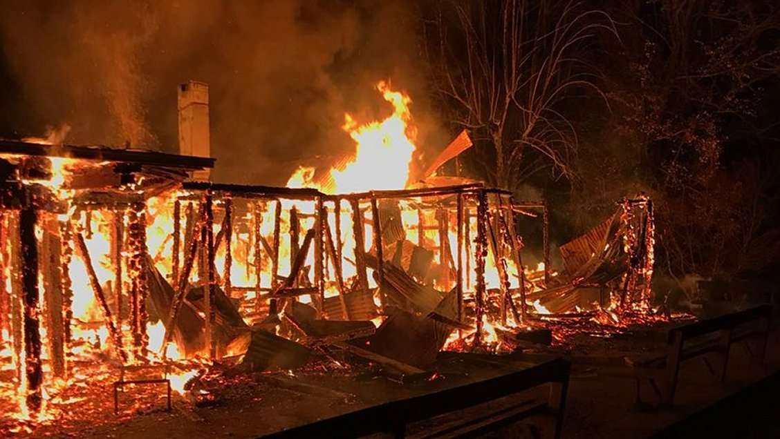 Desconocidos queman casa en zona rural de Cereté y dejan un pasquín
