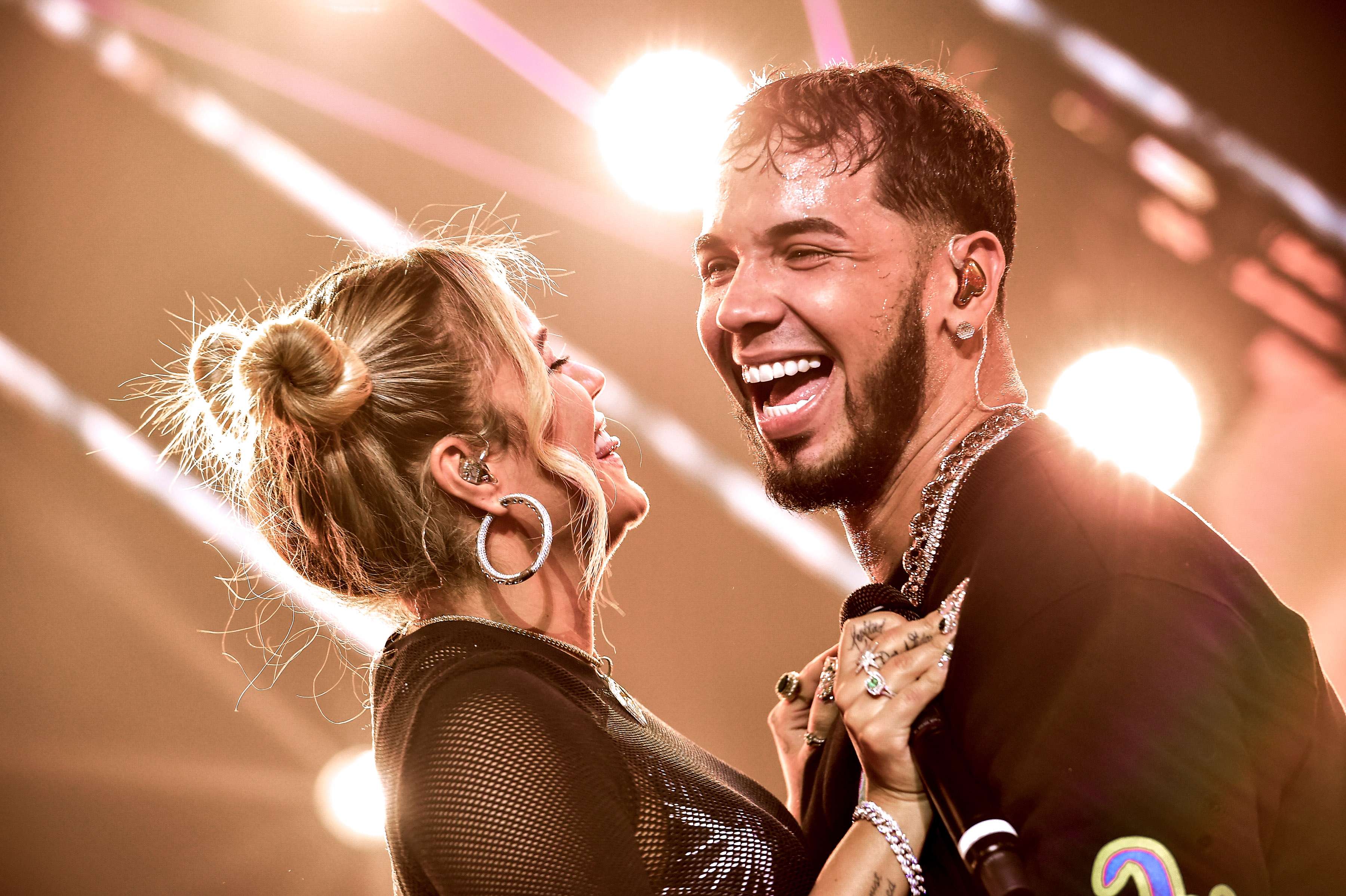 El lujoso regalo que le dio Anuel a su amada Karol G LA LENGUA CARIBE