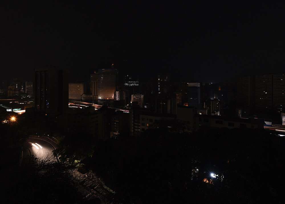 Tras breve reconexión, Caracas volvió a sufrir otro apagón