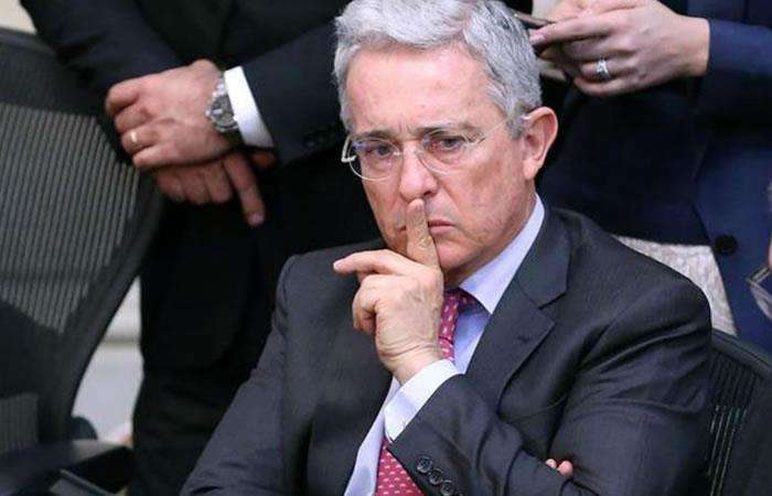 Uribe estaría buscando consenso en el congreso para reformar la JEP