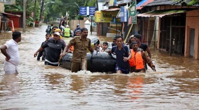 Al menos 58 muertos dejan inundaciones en Indonesia