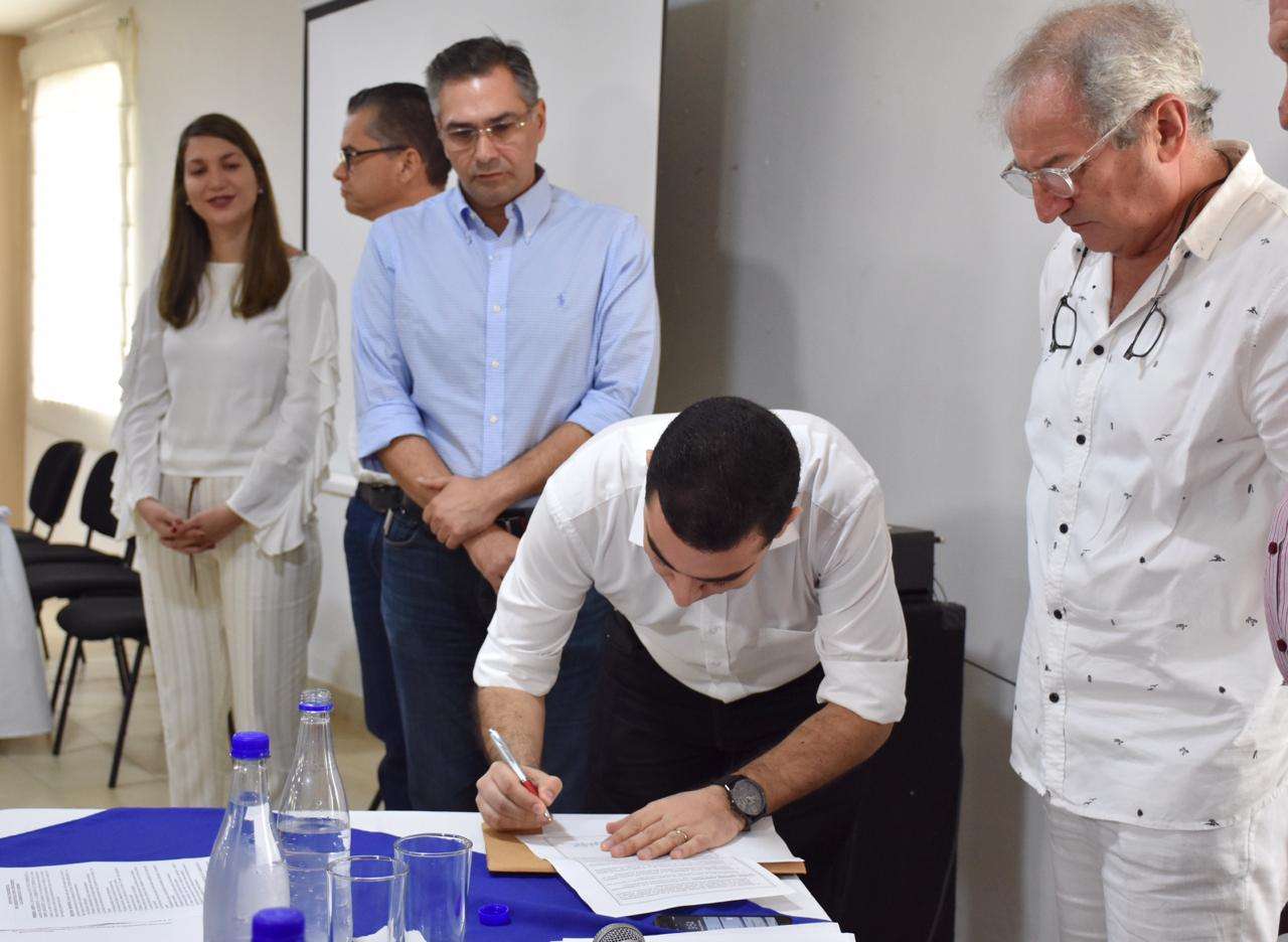 Carlos Gómez, precandidato a la gobernación de Córdoba asumió pacto por la transparencia