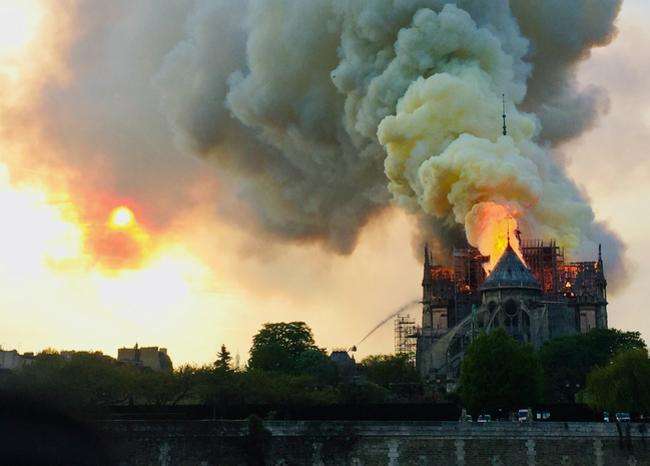 Así quedó el interior de la catedral de Notre Dame tras voraz incendio