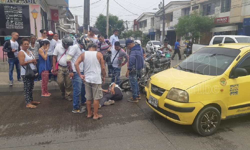 Taxi atropelló a adulto mayor en El Centro de Montería