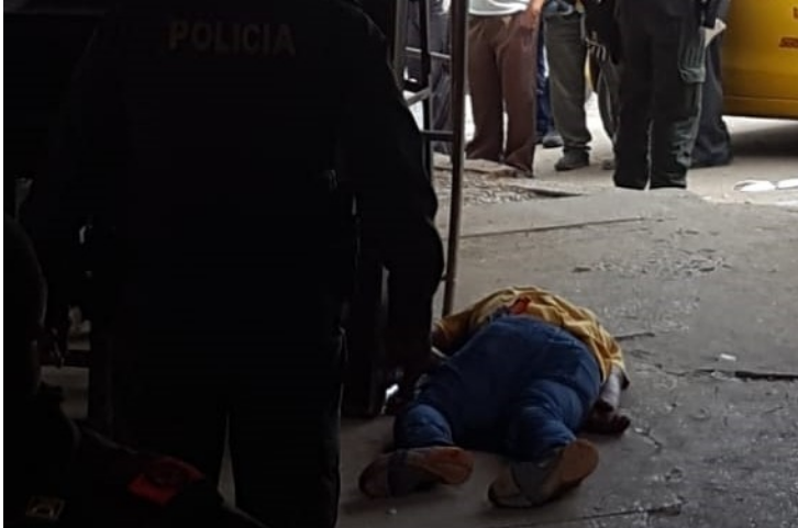 De una puñalada asesinaron a cotero en el mercado de Sincelejo