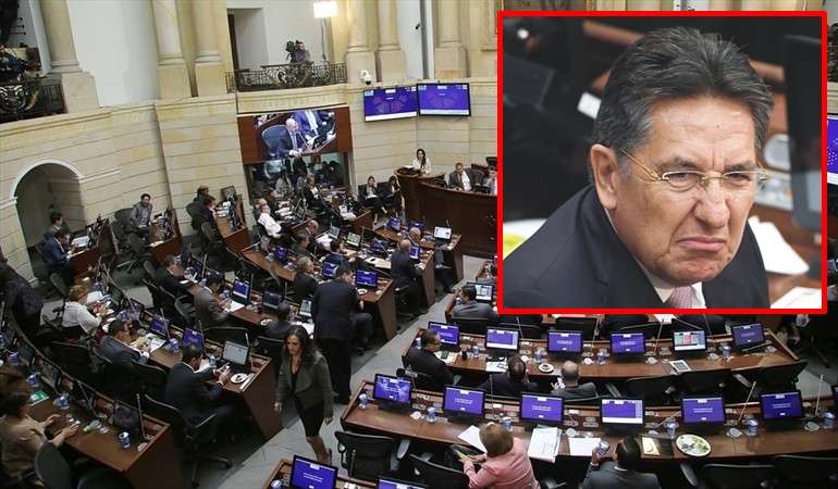 Uribistas piden Constituyente, tras renuncia del fiscal Néstor Humberto Martínez