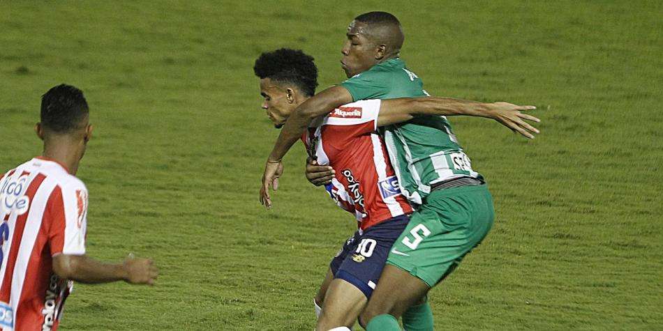 Riñas y ambulancias protagonizaron el final del partido entre Junior y Nacional