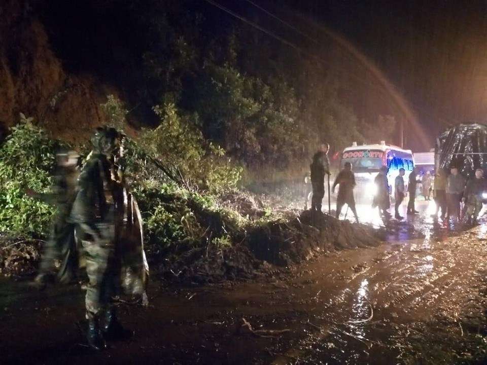 Por derrumbe, la vía entre Antioquia y la Costa Atlántica se encuentra taponada