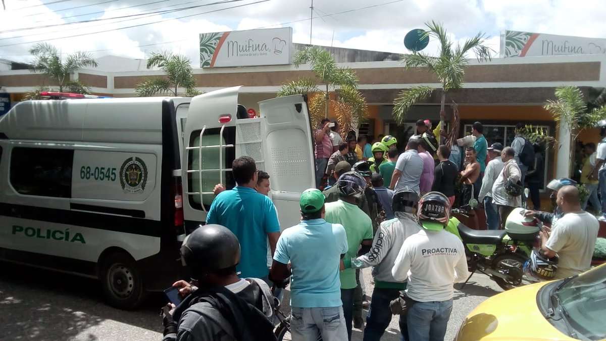 En video, comunidad casi lincha a joven que se robó un celular en Montería