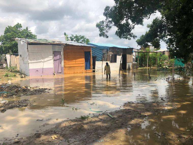 Emergencia en Cartagena: Más de 100 familias afectadas tras desborde de arroyo