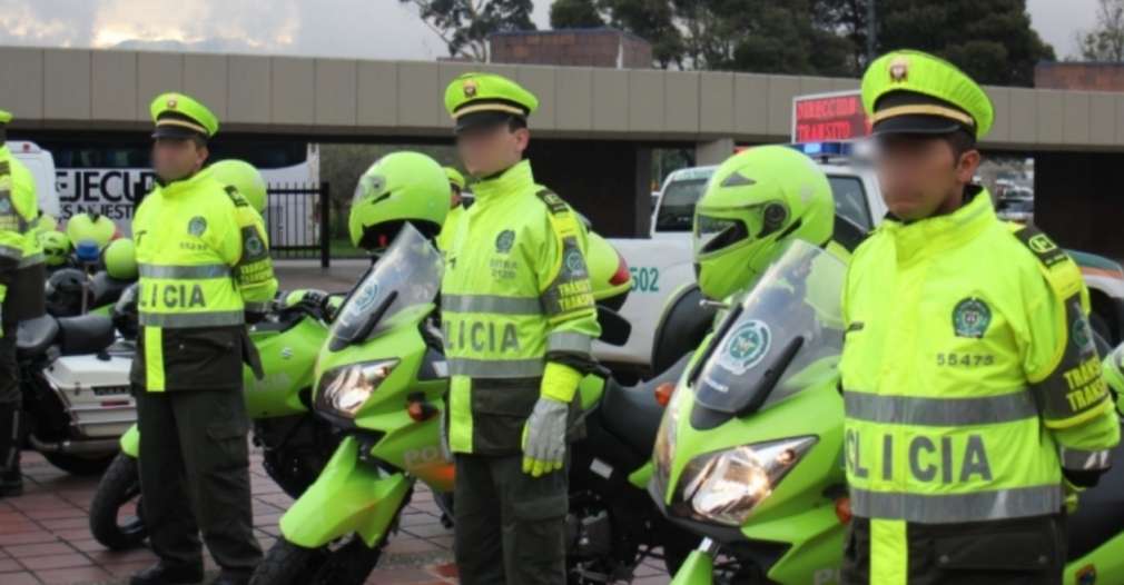 Delincuentes le roban la camioneta a la esposa de un Policía