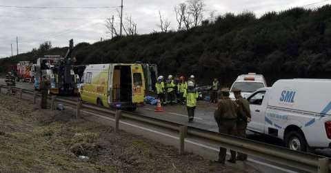 Seis muertos y 30 heridos dejó accidente de bus en Chile