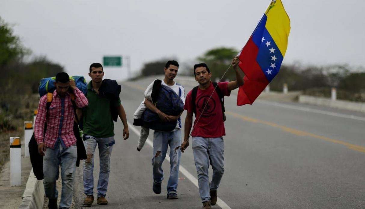 Más del 40 por ciento de venezolanos quiere emigrar, su primera opción es Colombia