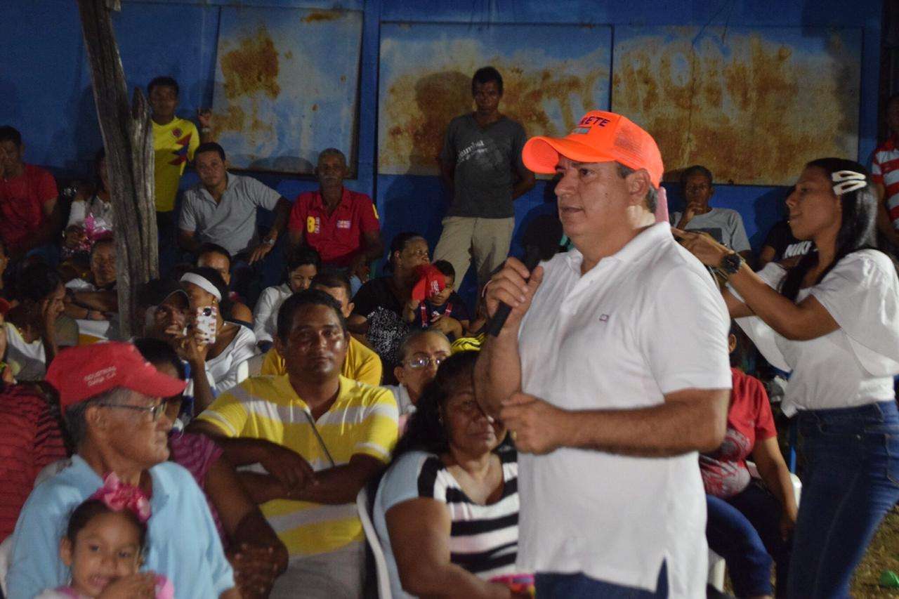 Jorge Negrete, candidato a la Alcaldía, tiene la atención en Lorica: más de 600 personas acudieron a su llamado en San Sebastían